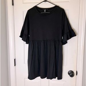 Forever 21 black dress with bell sleeves size large